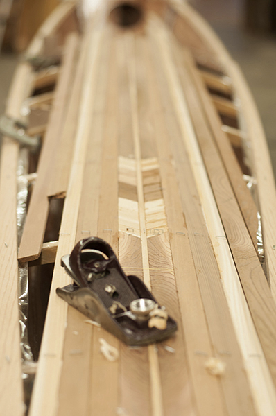 <em>cedar sculling shell<br><br>_____<br><br><br>northhouse folk school, grand marais   ::   fall 2013</em>