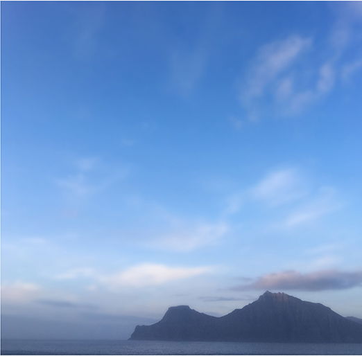 
			<br /><em>View of Kalsoy cliffs, Gjógv
			<br /><br /><br /><br />| Eysturoy Island
			<br /></em>