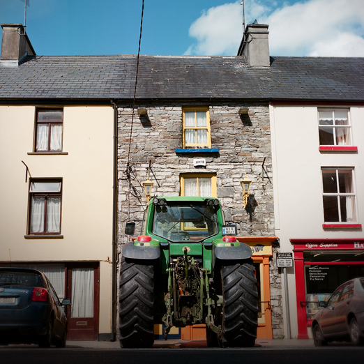 
			<br /><em>tractor parking
			<br /><br /><br /><br />
            <br />(county clare / SW)</em>