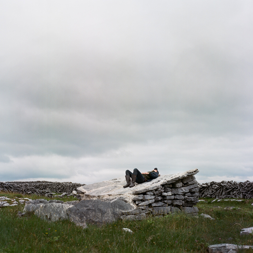 
			<br /><em>rain catcher trough/napping spot
			<br /><br /><br /><br />
            <br />(inishmore, aran islands / SW)</em>