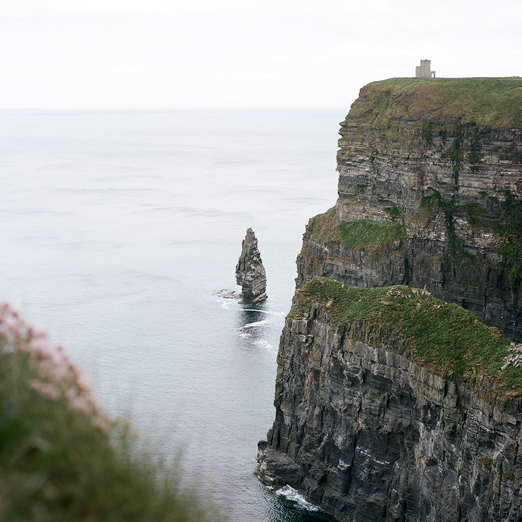 
			<br /><em>cliffs of moher
            <br /><br /><br /><br />
            <br />(county clare / SW)</em>