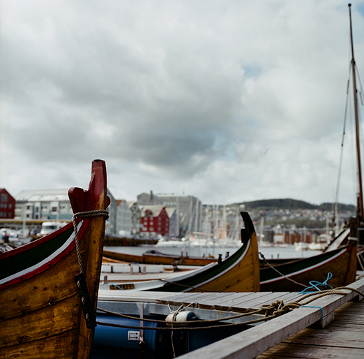 
			<br /><em>wooden boat land.
            <br />
			<br />
            <br />
            <br />trondheim / N</em>