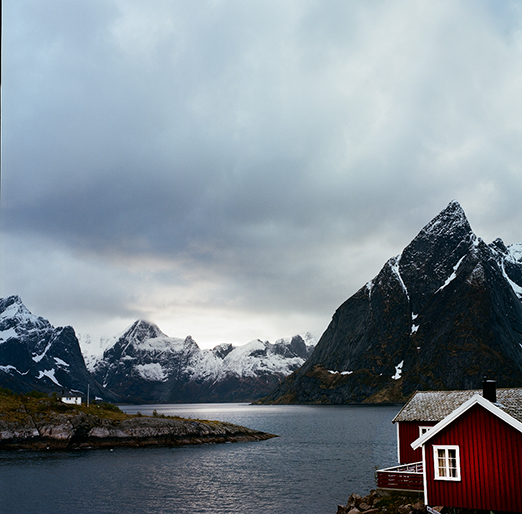 
			<br /><em>
            <br />
			<br />
            <br />
            <br />lofoten, reine / artic circle</em>